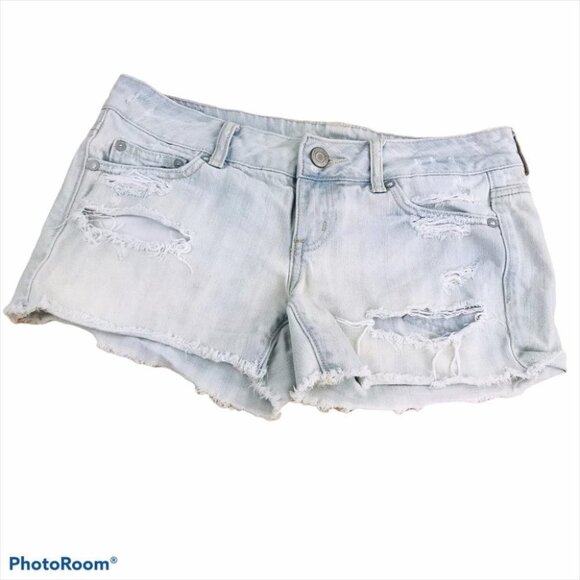 American Eagle Light wash distressed Denim short women Size 4 - Picture 1 of 16